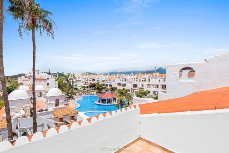 2 bedroom Apartment for sale in Amarilla Golf with pool garage - € 299,000 (Ref: 9862117)
