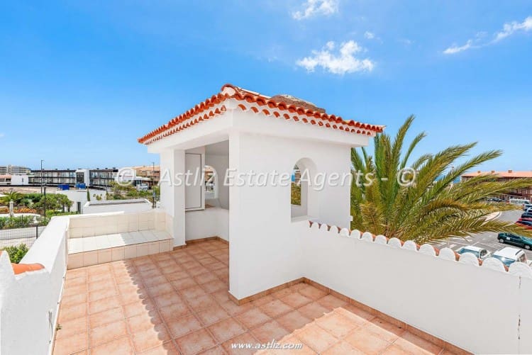 2 bedroom Apartment for sale in Amarilla Golf with pool garage - € 299,000 (Ref: 9862117)