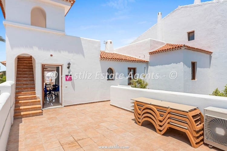 2 bedroom Apartment for sale in Amarilla Golf with pool garage - € 299,000 (Ref: 9862117)