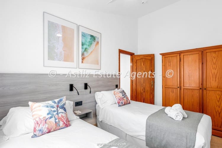 2 bedroom Apartment for sale in Amarilla Golf with pool garage - € 299,000 (Ref: 9862117)