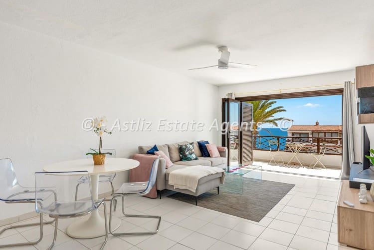 2 chambre Appartement à vendre à Costa del Silencio avec piscine garage - 299 000 € (Ref: 9863520)