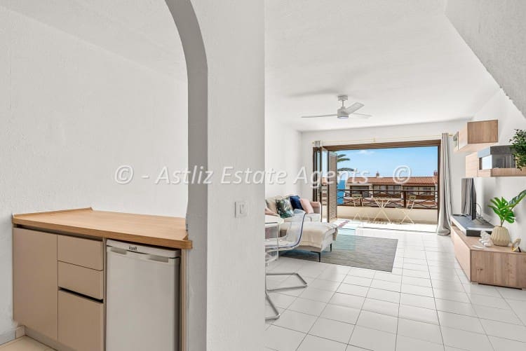 2 chambre Appartement à vendre à Costa del Silencio avec piscine garage - 299 000 € (Ref: 9863520)