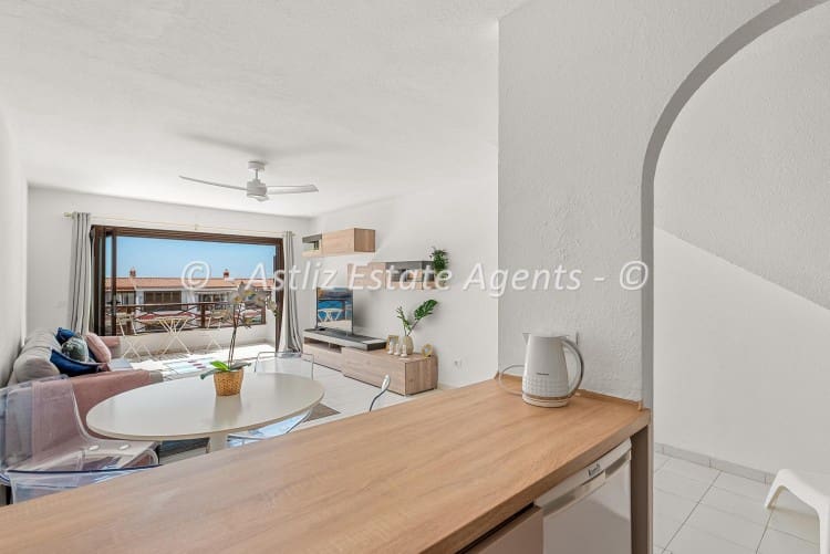 2 chambre Appartement à vendre à Costa del Silencio avec piscine garage - 299 000 € (Ref: 9863520)