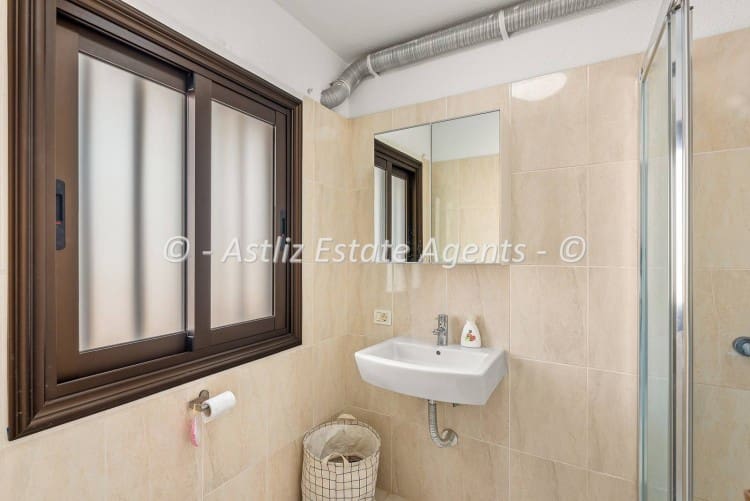 2 chambre Appartement à vendre à Costa del Silencio avec piscine garage - 299 000 € (Ref: 9863520)