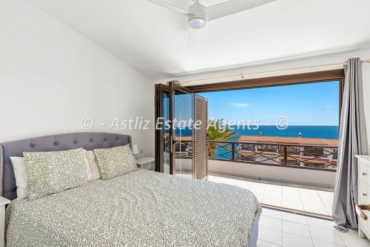 2 chambre Appartement à vendre à Costa del Silencio avec piscine garage - 299 000 € (Ref: 9863520)