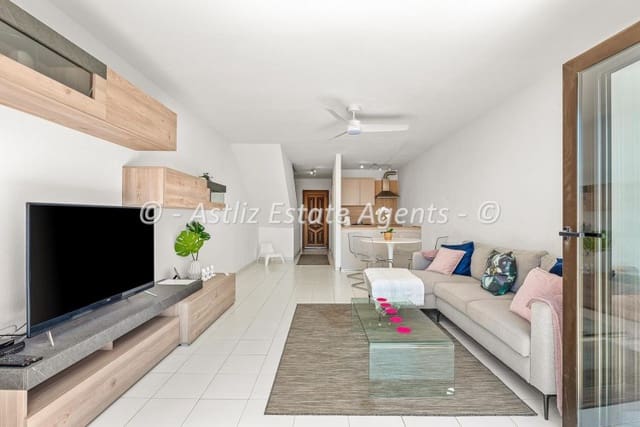 2 chambre Appartement à vendre à Costa del Silencio, Arona avec piscine garage - 299 000 € (Ref: 9863520)