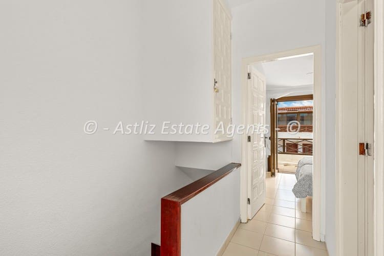 2 chambre Appartement à vendre à Costa del Silencio avec piscine garage - 299 000 € (Ref: 9863520)