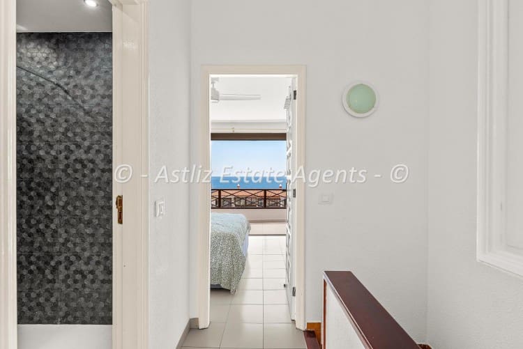 2 chambre Appartement à vendre à Costa del Silencio avec piscine garage - 299 000 € (Ref: 9863520)