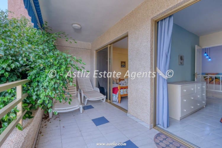 2 bedroom Apartment for sale in Guia de Isora with pool - € 335,000 (Ref: 9879989)