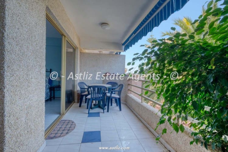 2 bedroom Apartment for sale in Guia de Isora with pool - € 335,000 (Ref: 9879989)