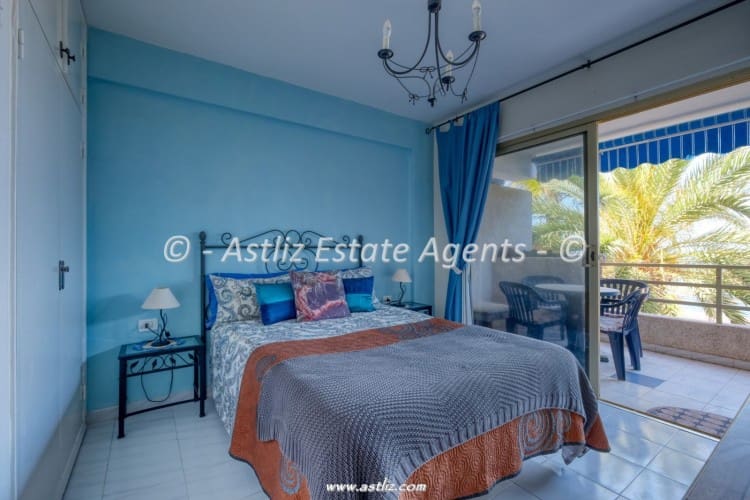 2 bedroom Apartment for sale in Guia de Isora with pool - € 335,000 (Ref: 9879989)