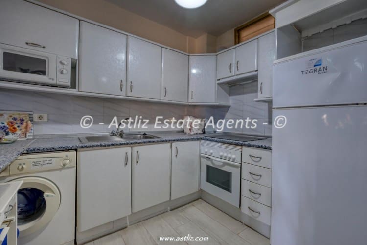 2 bedroom Apartment for sale in Guia de Isora with pool - € 335,000 (Ref: 9879989)