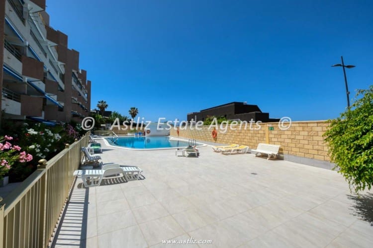 2 bedroom Apartment for sale in Guia de Isora with pool - € 335,000 (Ref: 9879989)