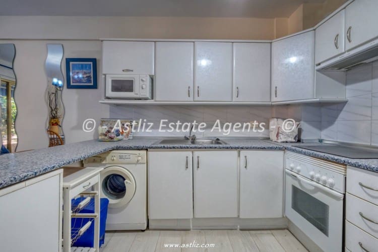 2 bedroom Apartment for sale in Guia de Isora with pool - € 335,000 (Ref: 9879989)