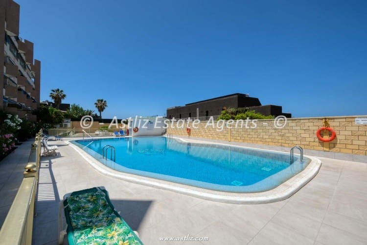 2 bedroom Apartment for sale in Guia de Isora with pool - € 335,000 (Ref: 9879989)