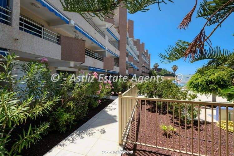 2 bedroom Apartment for sale in Guia de Isora with pool - € 335,000 (Ref: 9879989)