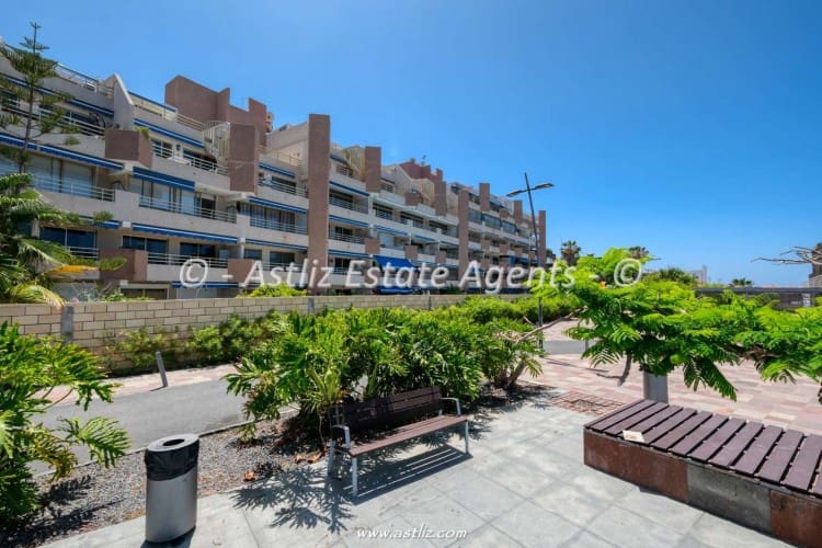 2 bedroom Apartment for sale in Guia de Isora with pool - € 335,000 (Ref: 9879989)