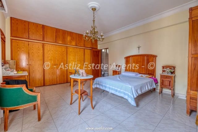 7 soverom Villa til salgs i Icod de los Vinos med garasje - € 640 000 (Ref: 9883734)