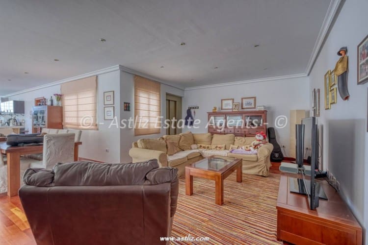 7 soverom Villa til salgs i Icod de los Vinos med garasje - € 640 000 (Ref: 9883734)