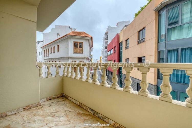 7 soverom Villa til salgs i Icod de los Vinos med garasje - € 640 000 (Ref: 9883734)