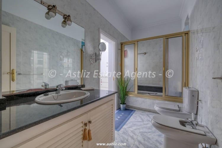 7 soverom Villa til salgs i Icod de los Vinos med garasje - € 640 000 (Ref: 9883734)