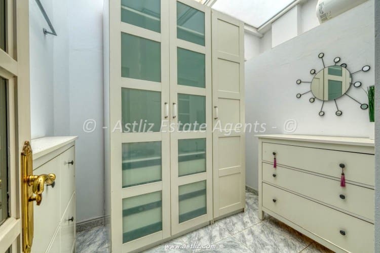 7 soverom Villa til salgs i Icod de los Vinos med garasje - € 640 000 (Ref: 9883734)