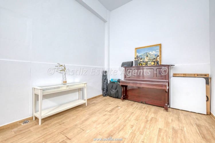 7 soverom Villa til salgs i Icod de los Vinos med garasje - € 640 000 (Ref: 9883734)