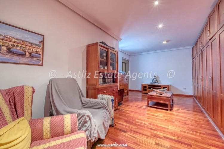 7 soverom Villa til salgs i Icod de los Vinos med garasje - € 640 000 (Ref: 9883734)