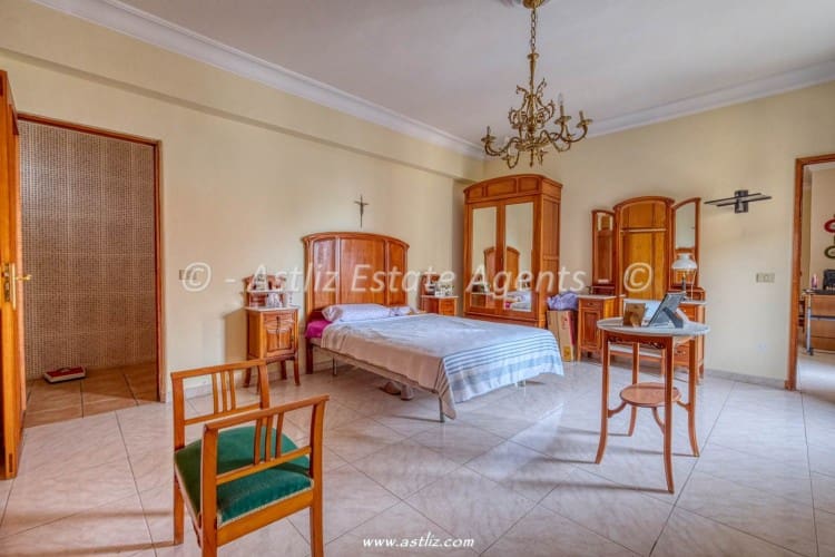 7 soverom Villa til salgs i Icod de los Vinos med garasje - € 640 000 (Ref: 9883734)