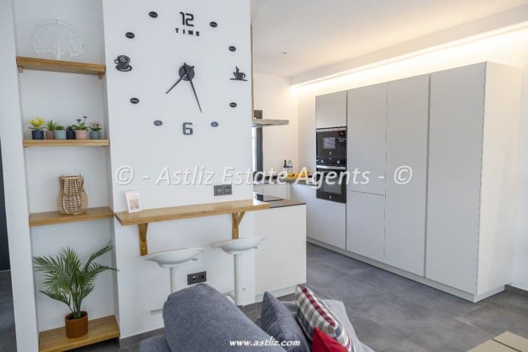 2 bedroom Villa for sale in Abades with pool garage - € 549,000 (Ref: 9921136)
