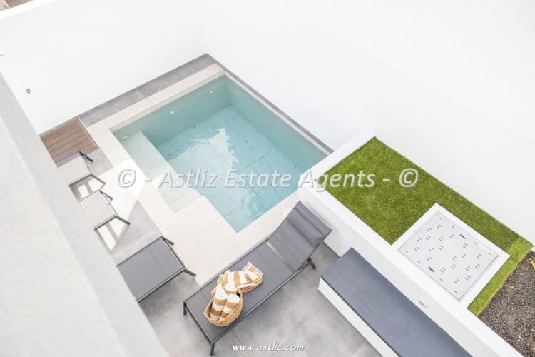 2 bedroom Villa for sale in Abades with pool garage - € 549,000 (Ref: 9921136)