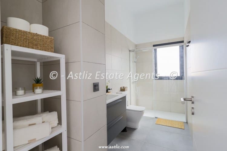 2 bedroom Villa for sale in Abades with pool garage - € 549,000 (Ref: 9921136)
