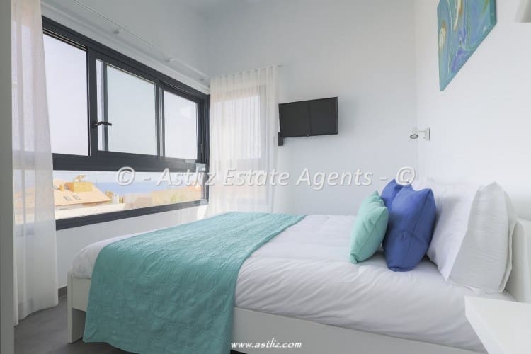 2 bedroom Villa for sale in Abades with pool garage - € 549,000 (Ref: 9921136)