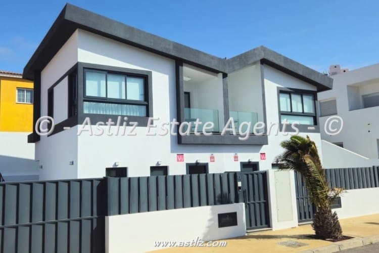 2 bedroom Villa for sale in Abades with pool garage - € 549,000 (Ref: 9921136)
