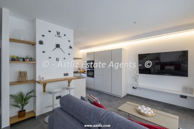 2 soverom Villa til salgs i Abades, Arico med svømmebasseng garasje - € 549 000 (Ref: 9921136)