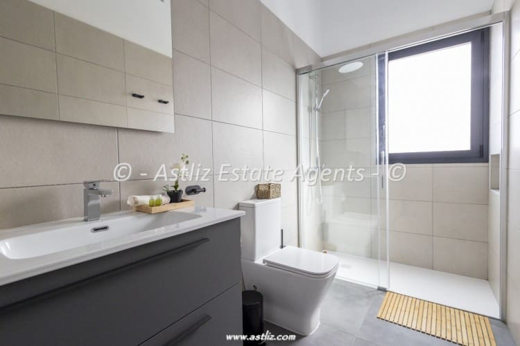 2 bedroom Villa for sale in Abades with pool garage - € 549,000 (Ref: 9921136)