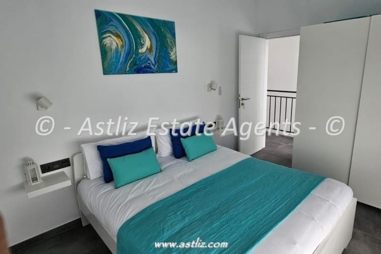 2 bedroom Villa for sale in Abades with pool garage - € 549,000 (Ref: 9921136)