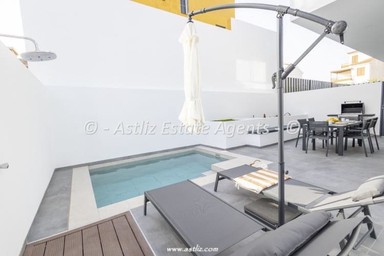 2 bedroom Villa for sale in Abades with pool garage - € 549,000 (Ref: 9921136)
