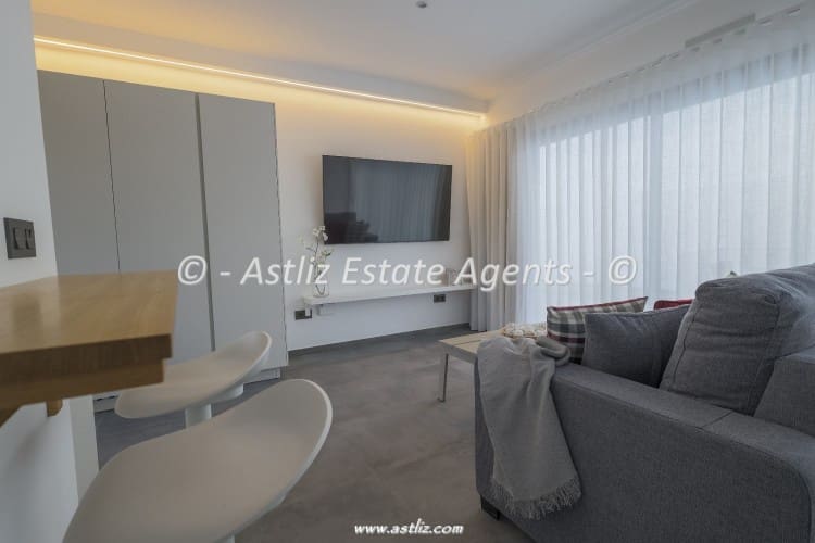 2 chambre Villa/Maison à vendre à Arico avec piscine garage - 549 000 € (Ref: 9921136)