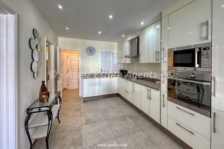 2 soverom Leilighet til salgs i Puerto Santiago med svømmebasseng - € 300 000 (Ref: 9928030)