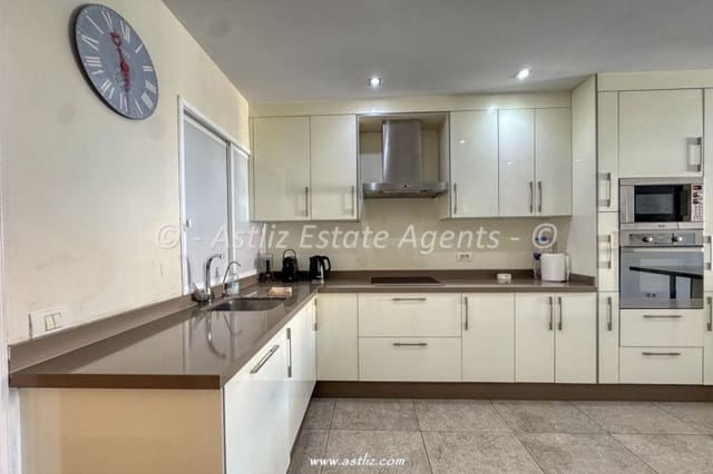 2 soveværelse Lejlighed til salg i Puerto Santiago, Santiago del Teide med swimmingpool - € 300.000 (Ref: 9928030)