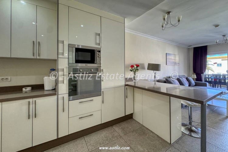 2 soverom Leilighet til salgs i Puerto Santiago med svømmebasseng - € 300 000 (Ref: 9928030)