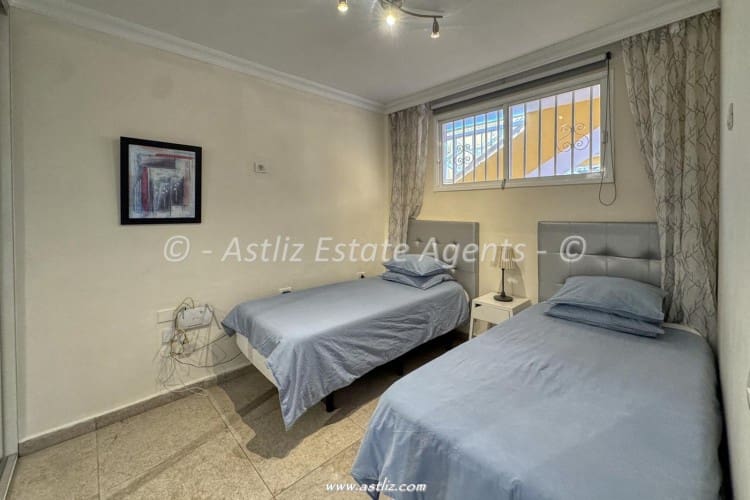 2 soverom Leilighet til salgs i Puerto Santiago med svømmebasseng - € 300 000 (Ref: 9928030)