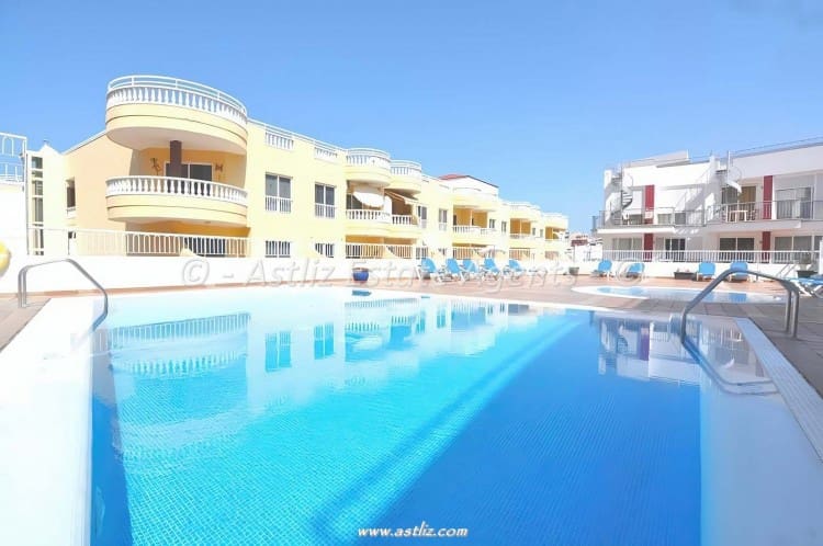 2 soverom Leilighet til salgs i Puerto Santiago med svømmebasseng - € 300 000 (Ref: 9928030)