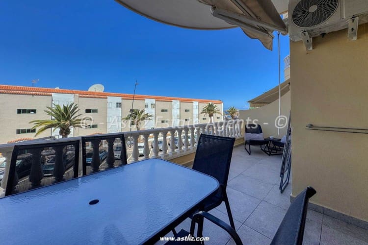 2 soverom Leilighet til salgs i Puerto Santiago med svømmebasseng - € 300 000 (Ref: 9928030)