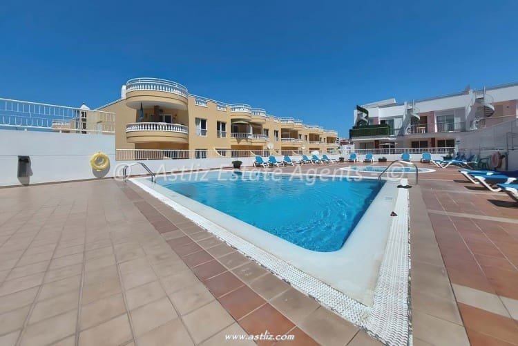 2 soverom Leilighet til salgs i Puerto Santiago med svømmebasseng - € 300 000 (Ref: 9928030)