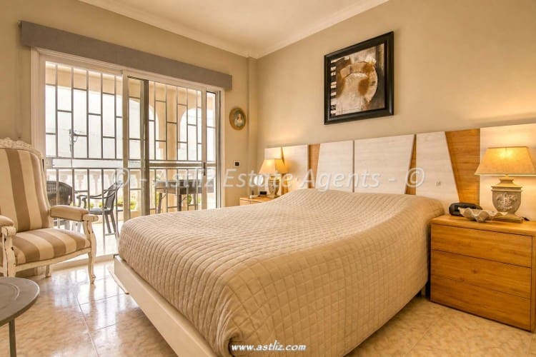 4 bedroom Villa for sale in Valle de San Lorenzo with garage - € 780,000 (Ref: 9928305)