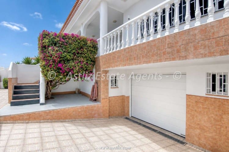 4 bedroom Villa for sale in Valle de San Lorenzo with garage - € 780,000 (Ref: 9928305)