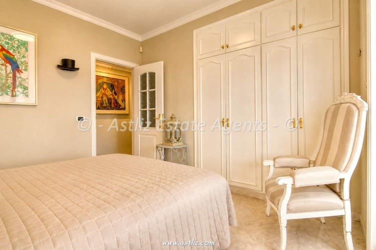 4 bedroom Villa for sale in Valle de San Lorenzo with garage - € 780,000 (Ref: 9928305)