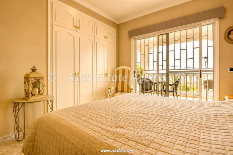 4 bedroom Villa for sale in Valle de San Lorenzo with garage - € 780,000 (Ref: 9928305)